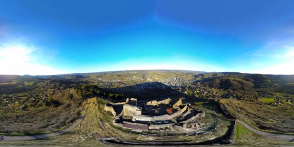 Château de Calmont d'Olt en Aveyron