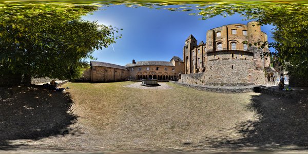 Le cloître de Conques et le Bassin de serpentine