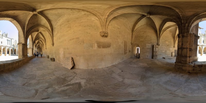 Cloitre de la cathédrale de Béziers
