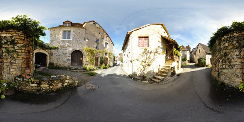 Rue de Carennac dans le Lot